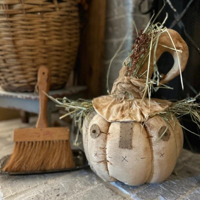 Primitive Fall Halloween Pumpkin Scarecrow Sitter